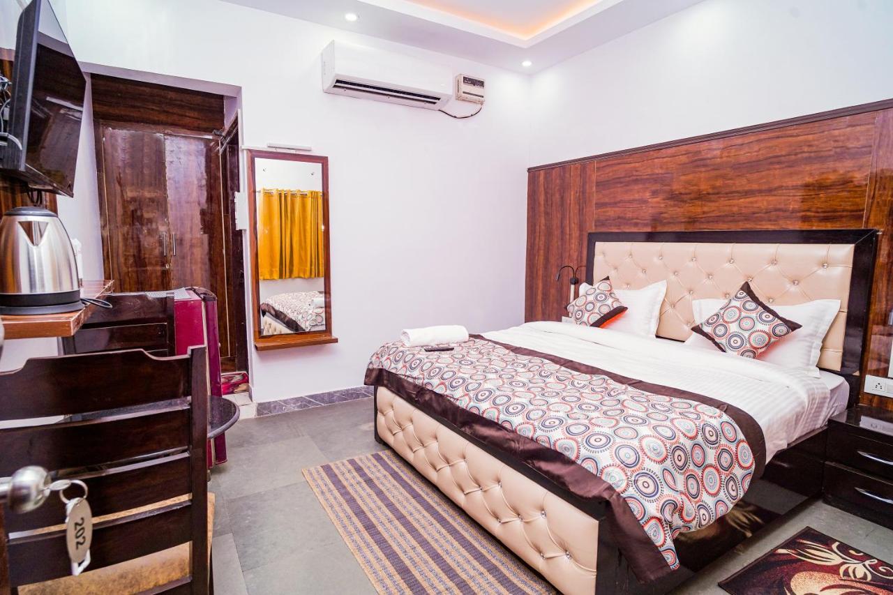 Golden Residency Hotel New Delhi Eksteriør billede